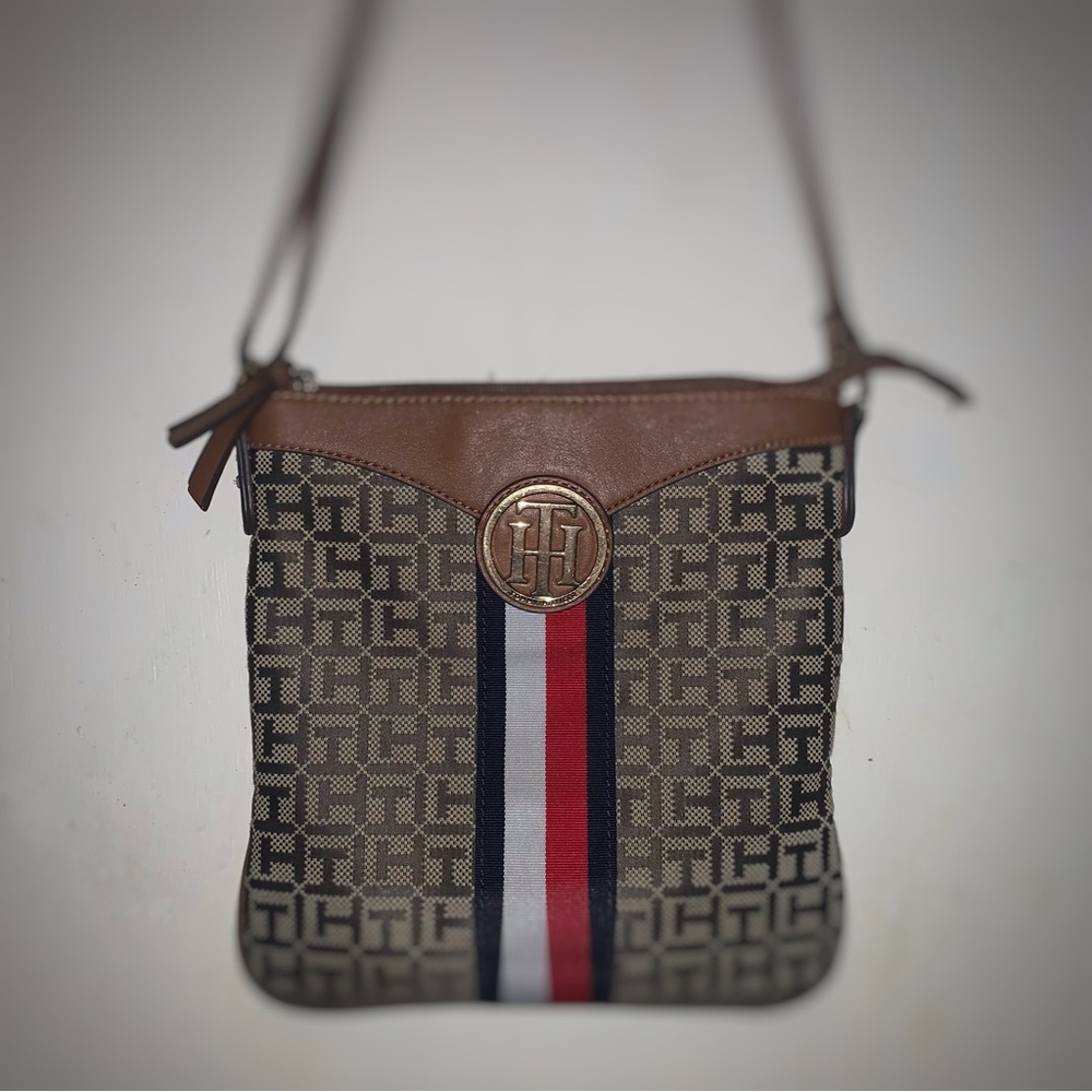SALE❤️ 40% OFF Tommy Hilfiger Crossbody Purse